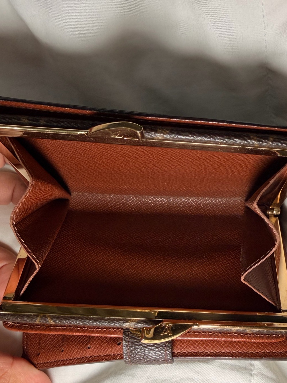 Louis Vuitton Viennoise monogram kiss lock wallet - Picture 8 of 11